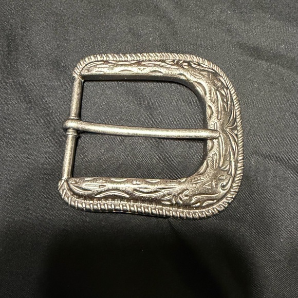 Buckle - Picture 2 of 6